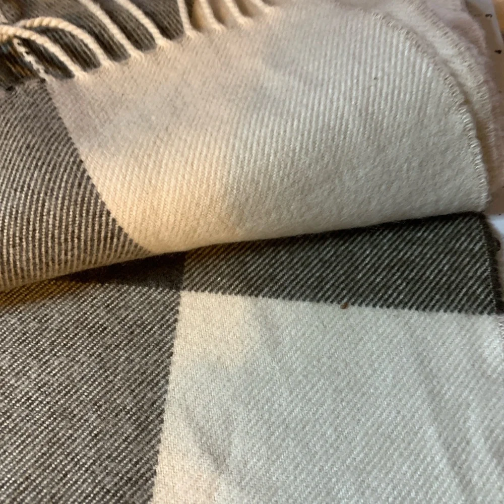 64 x12.5 100% cashmere Plaid Scarf in Brown and Cream